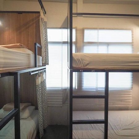 I-Sleep Silom Hostel Bangkok Bagian luar foto