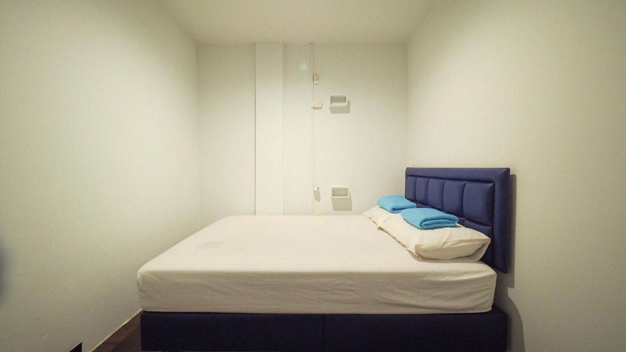 I-Sleep Silom Hostel Bangkok Bagian luar foto