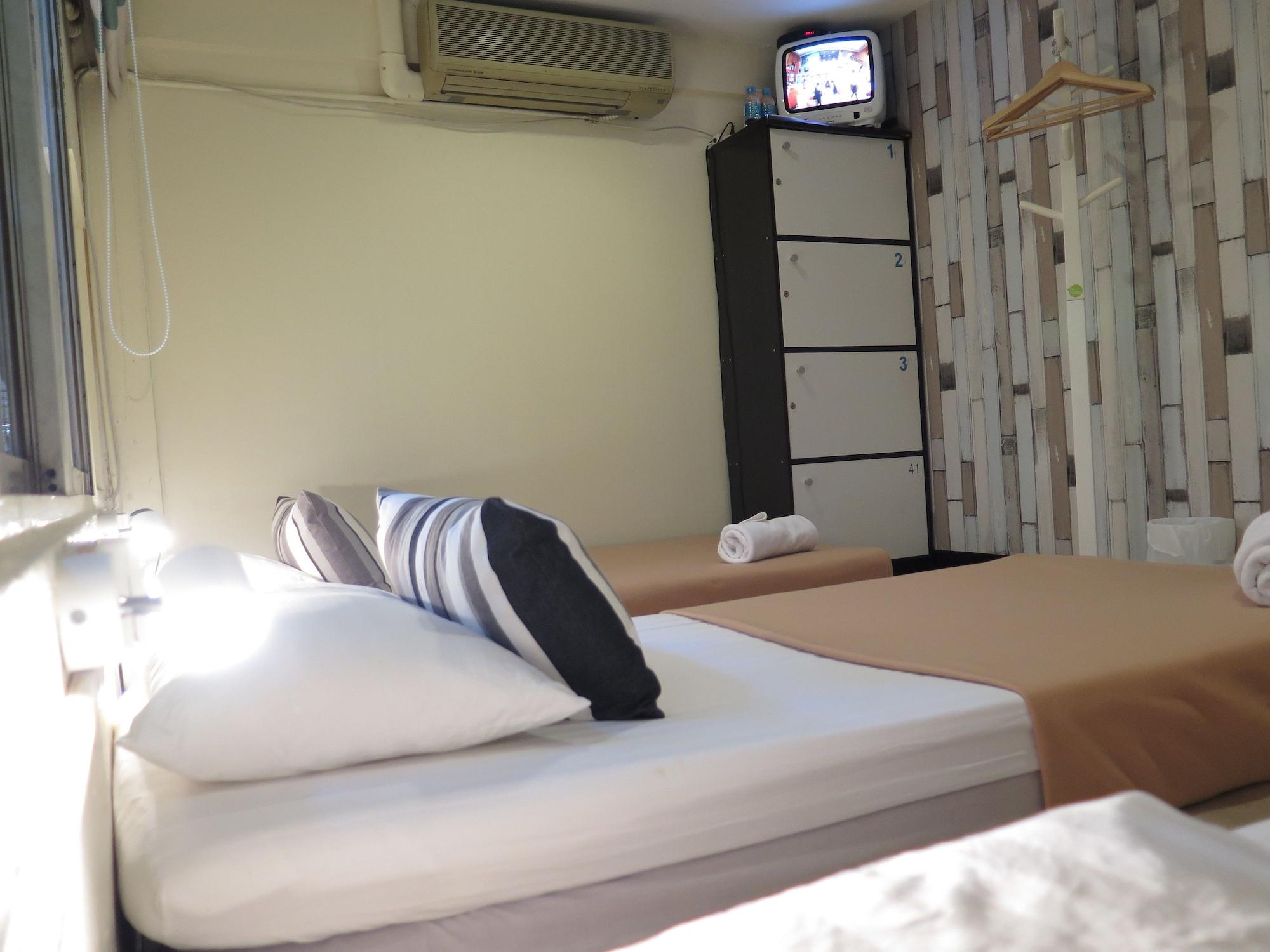 I-Sleep Silom Hostel Bangkok Bagian luar foto